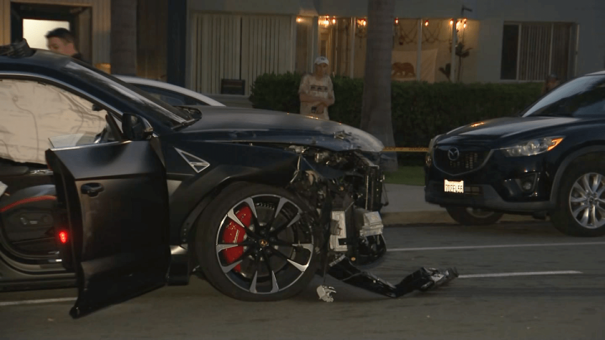 Stolen crashes during San Diego police chase through La