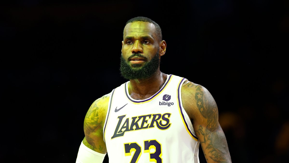 LeBron James re-signs with Lakers on two-year, $104M deal: Report – NBC ...