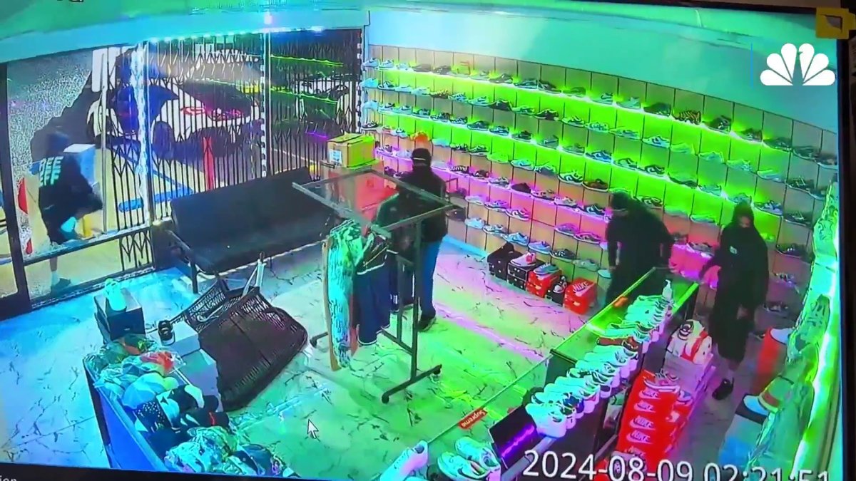 Burglars break into LA sneaker store to steal shoes – NBC Los Angeles
