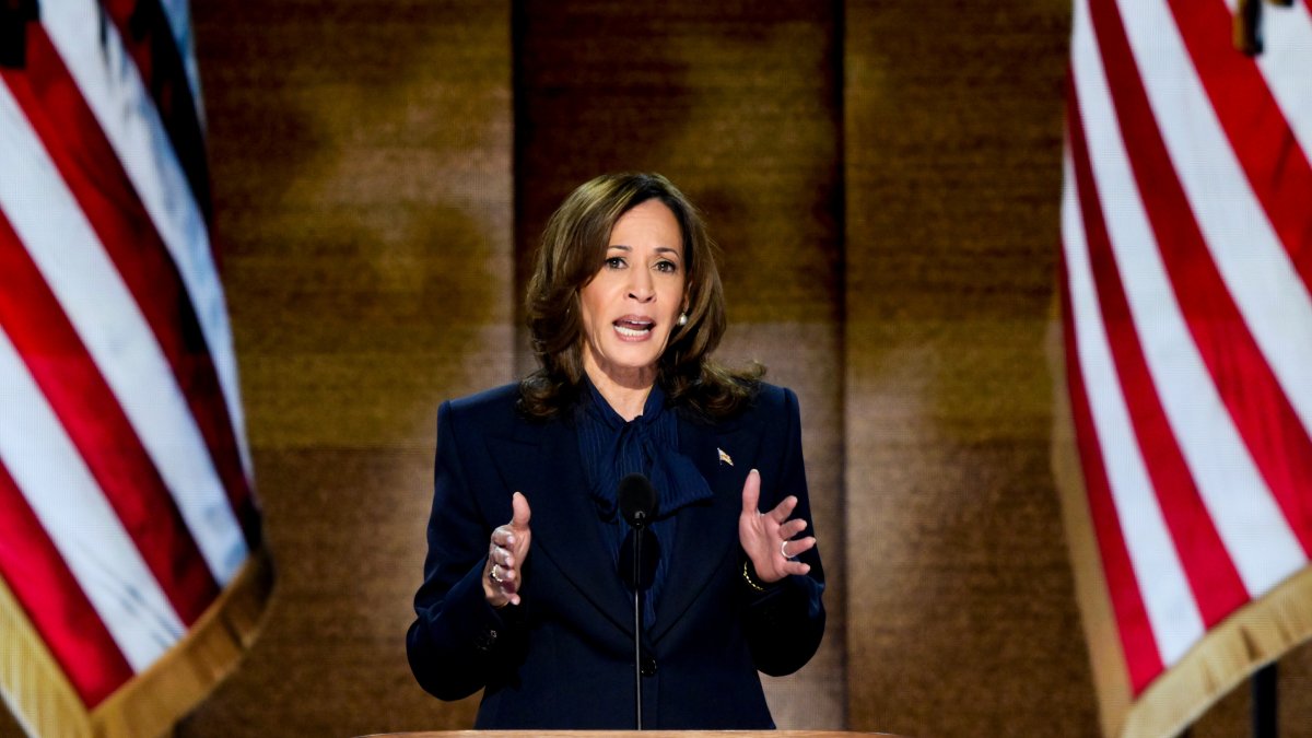 Live updates Kamala Harris accepts presidential nomination at DNC