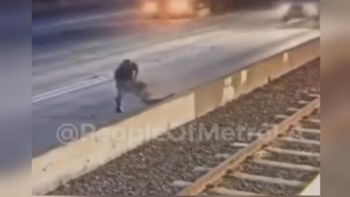 Disturbing footage shows a man brutally beating a woman near a subway platform – NBC Los Angeles