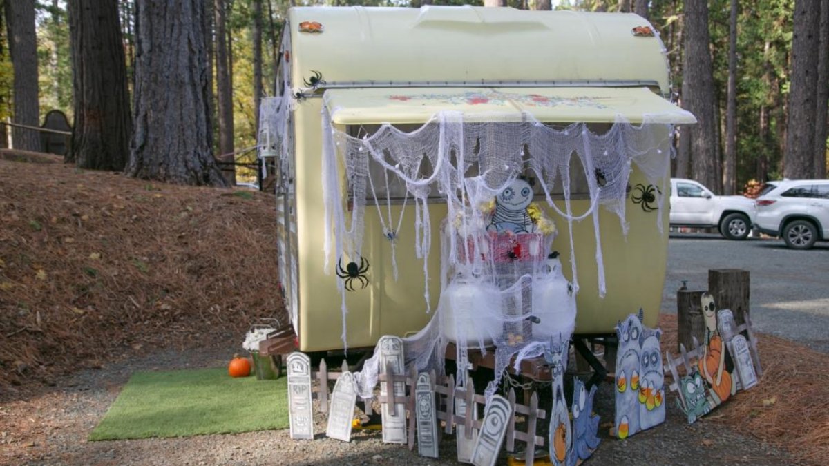 Glampers at a charming campground go all out(side) for HalloweenCampers ...