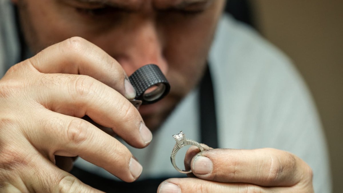 What to know before buying platinum bars from Costco NBC Los Angeles