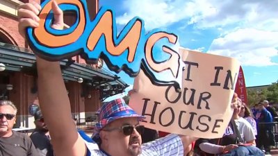 Mets fans get amped up at Citi Field ahead of NLDS Game 3