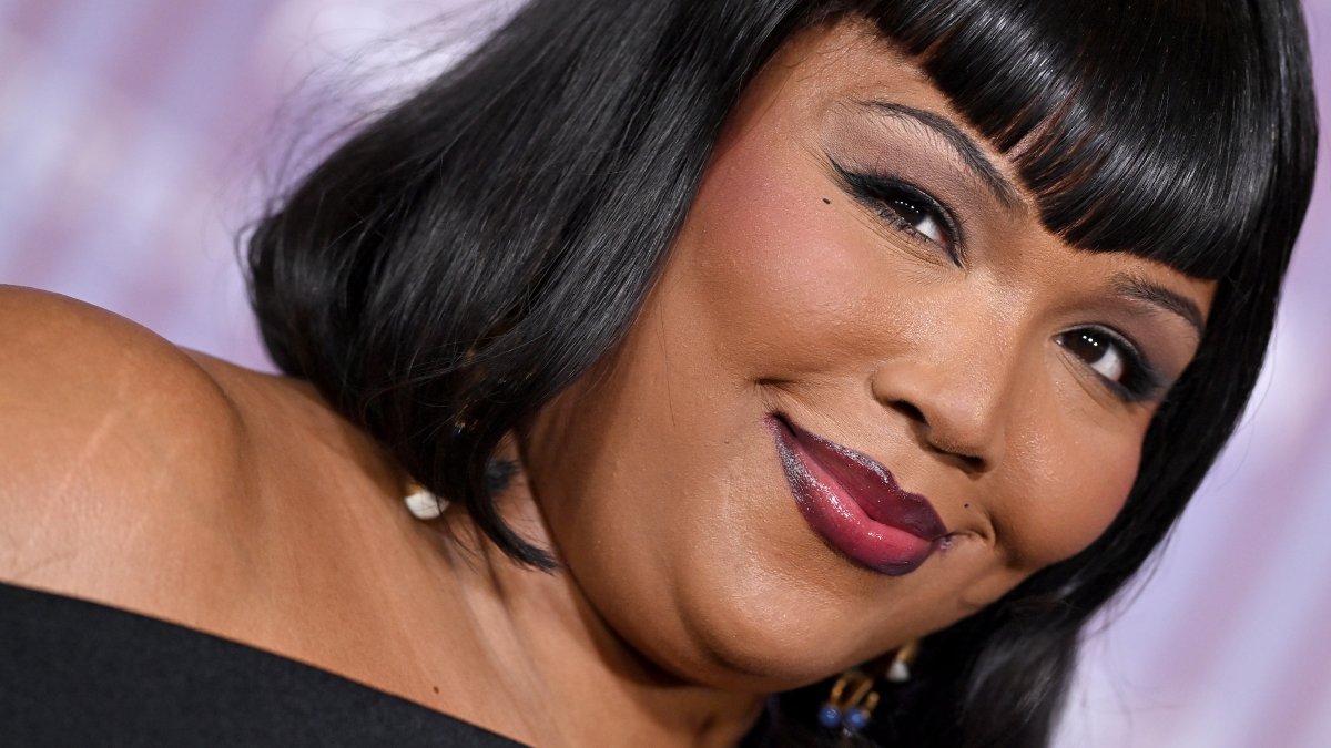 Lizzo pokes fun at Ozempic allegations with Halloween costume NBC Los