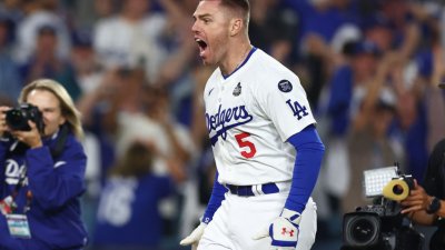 Dodgers win on walk-off grand slam by Freddie Freeman