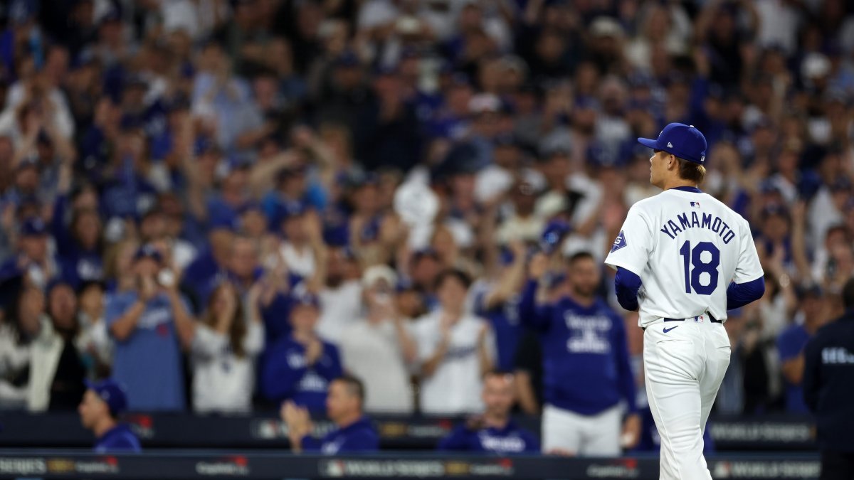 Yoshinobu Yamamoto commands Dodgers to Game 2 win vs. Yankees