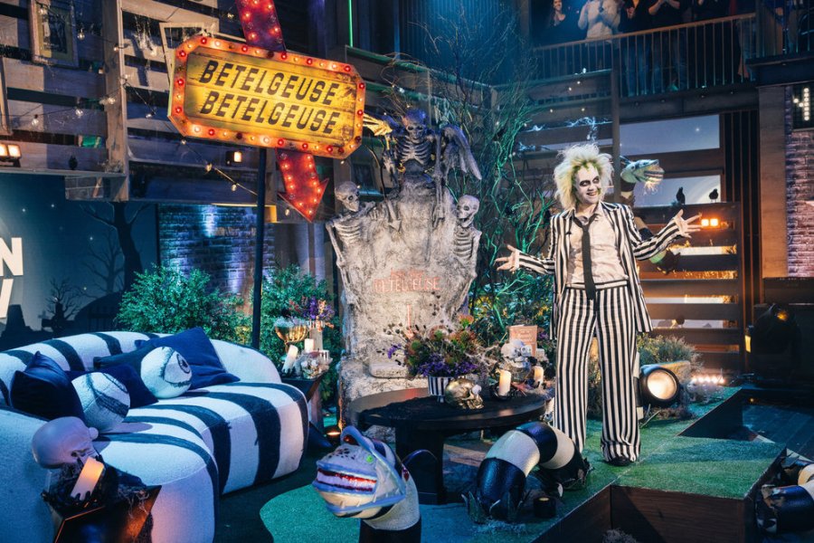 Kelly Clarkson as Beetlejuice