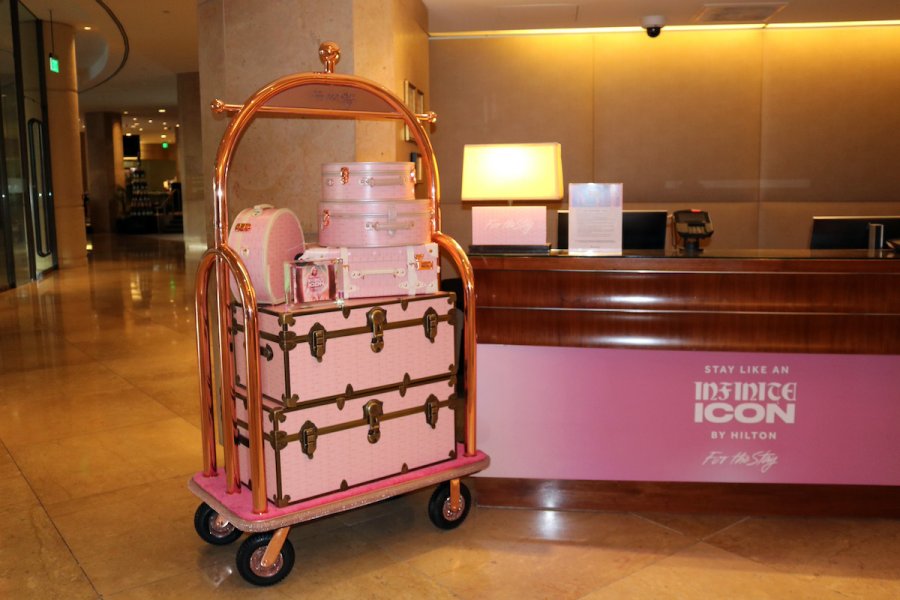 pink-bellmans-cart