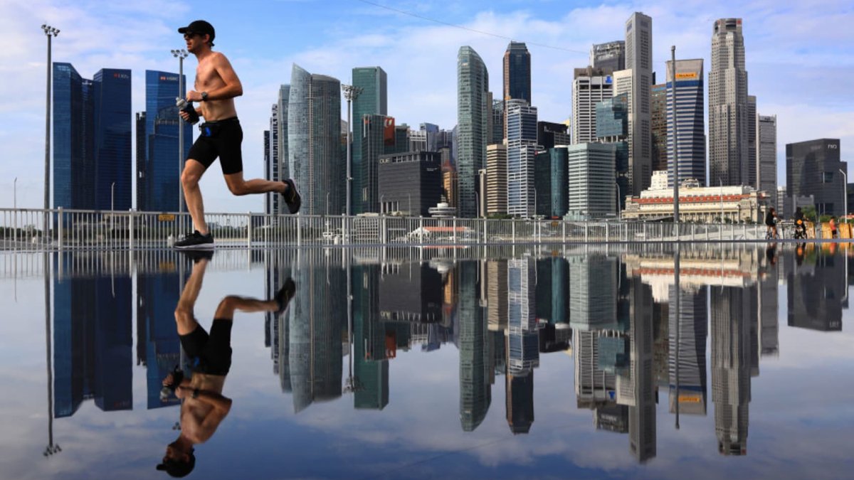 featured image thumbnail for post Singapores inflation rate falls in October, hitting lowest point since March 2021