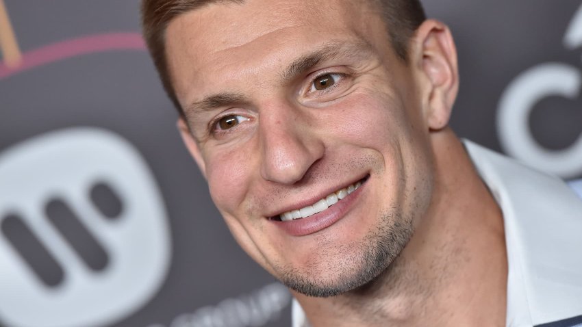 NFL star Rob Gronkowski wanted to ‘go big’ with his first investment at age 25: Now his Apple stock is worth more than $600,000