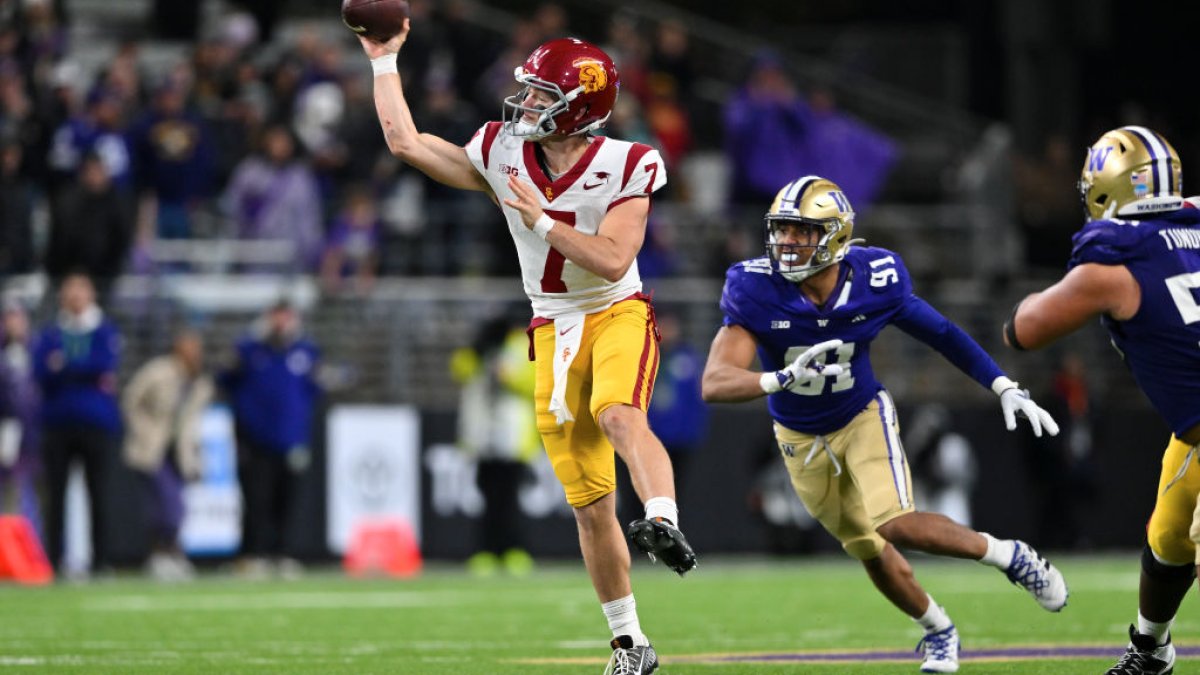 Washington stops USC twice in 4th quarter to preserve 2621 victory