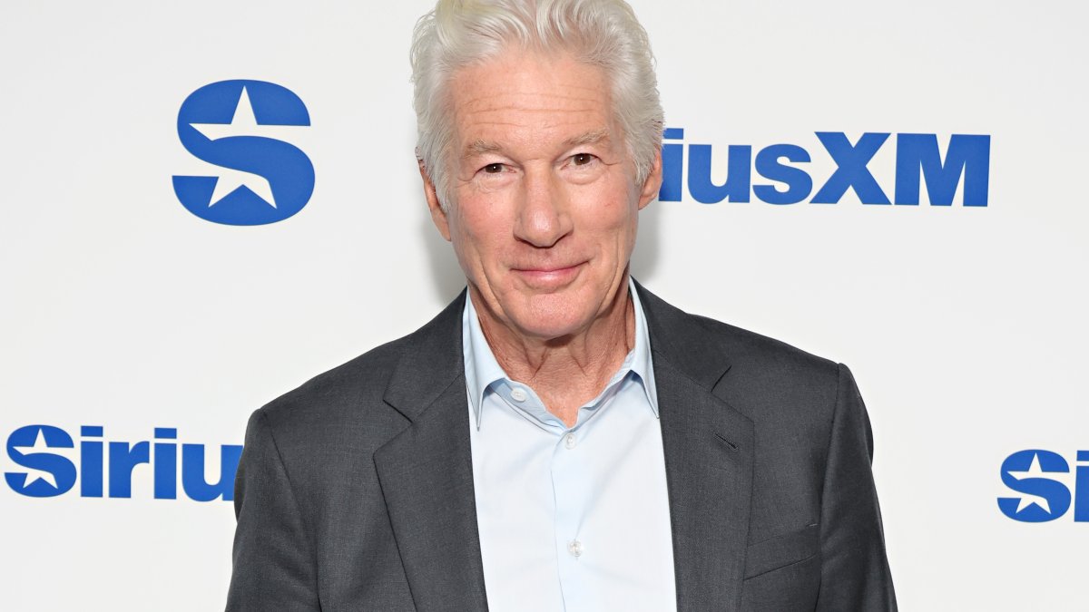 Richard Gere Announces Move to Spain