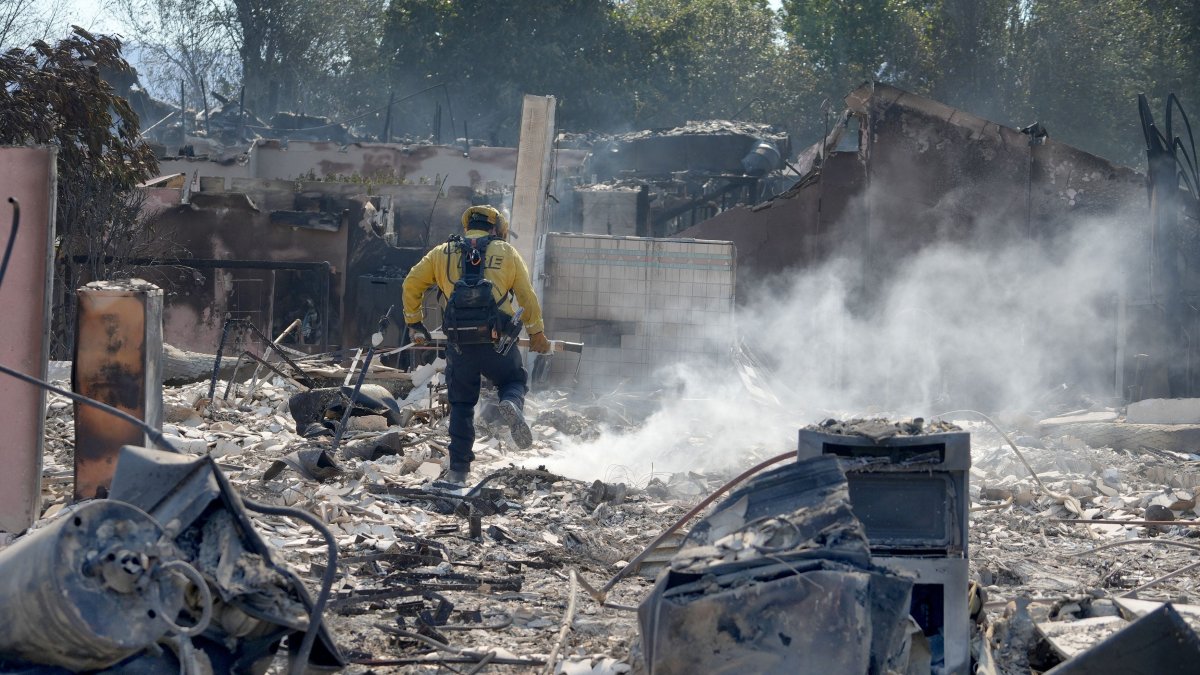 Man accused of stealing from Moutain Fire victim arrested for looting – NBC Los Angeles