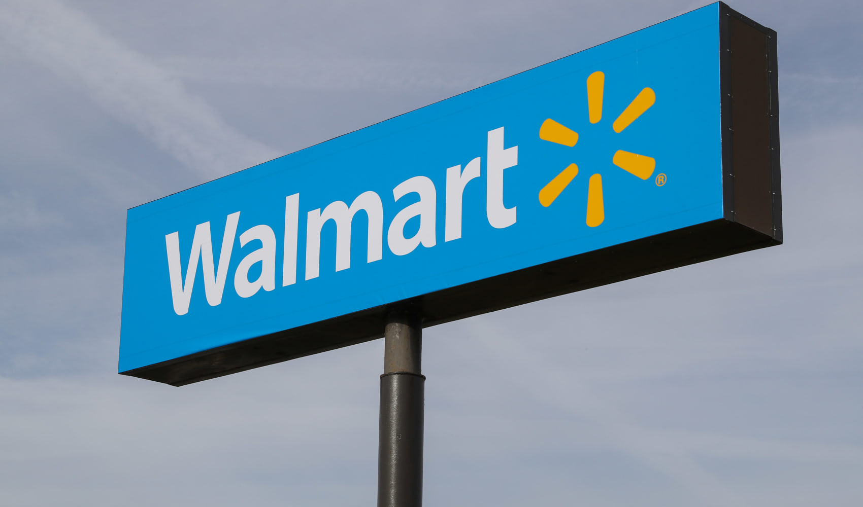 Walmart employees are now wearing body cameras in some stores
