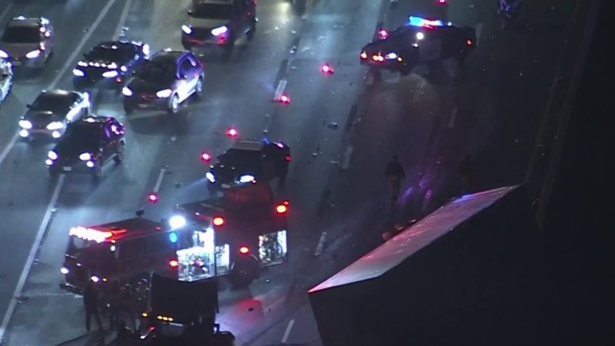Crash closes 101 Freeway lanes in Encino – NBC Los Angeles