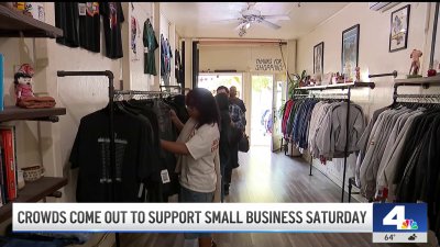 Crowds come out to support Small Business Saturday