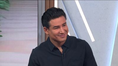 Mario Lopez kicks off the Christmas season