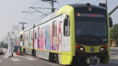 Metro offers free rides Christmas Eve and New Year's Day