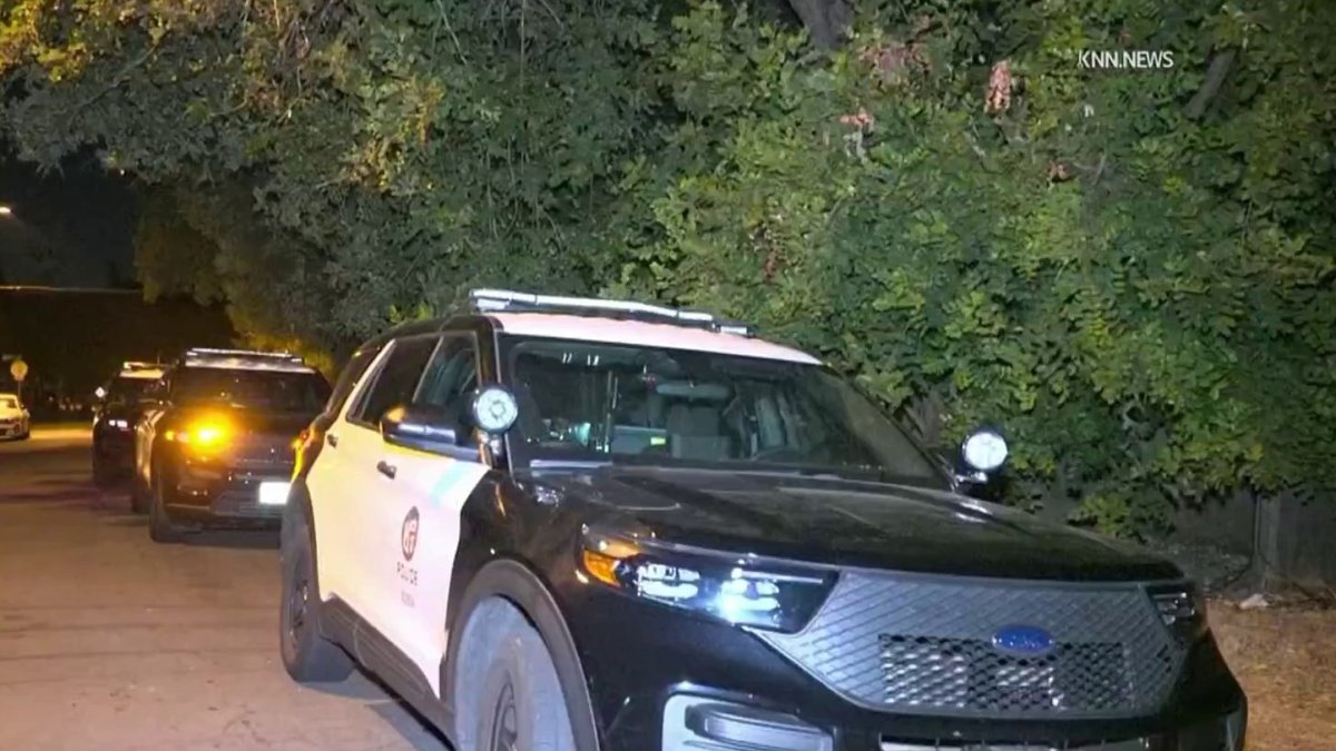 Resident hides in closet and calls 911 in Tarzana home break-in