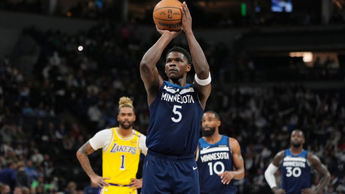 Timberwolves Beat Lakers Without LeBron James 97-87 with Another Defensive Showing