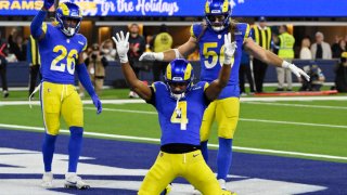 Los Angeles Rams defeated the Arizona Cardinals 13-9 to win a NFL football game.