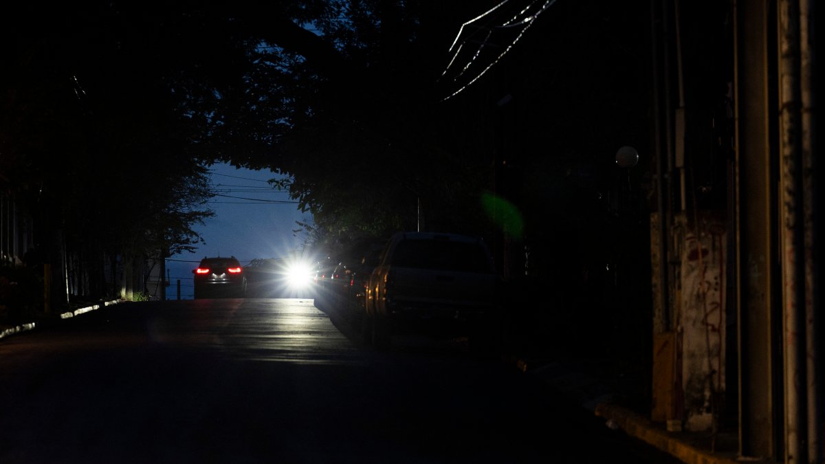 Massive blackout hits Puerto Rico on New Year’s Eve – NBC Los Angeles