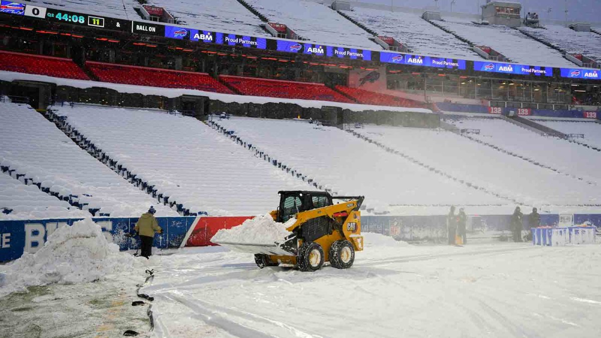 Buffalo Bills ‘mafia’ works through the night to clear snow at Highmark ...