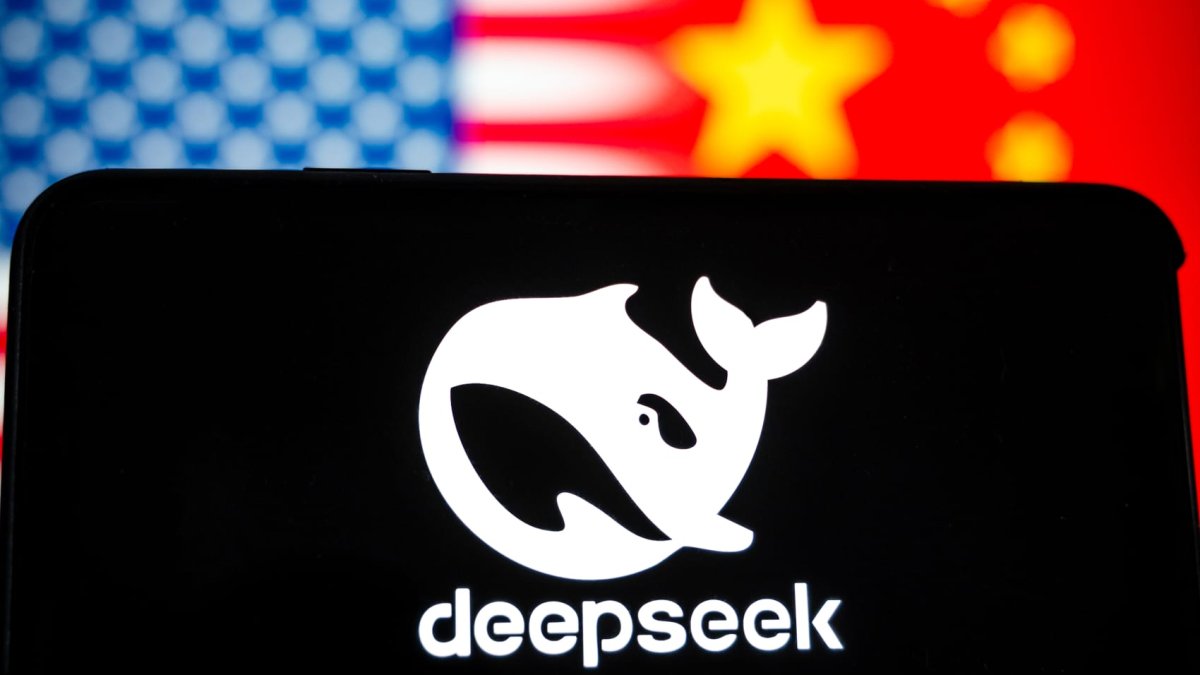 U.S. Navy Bans Chinese DeepSeek AI Over Security Fears