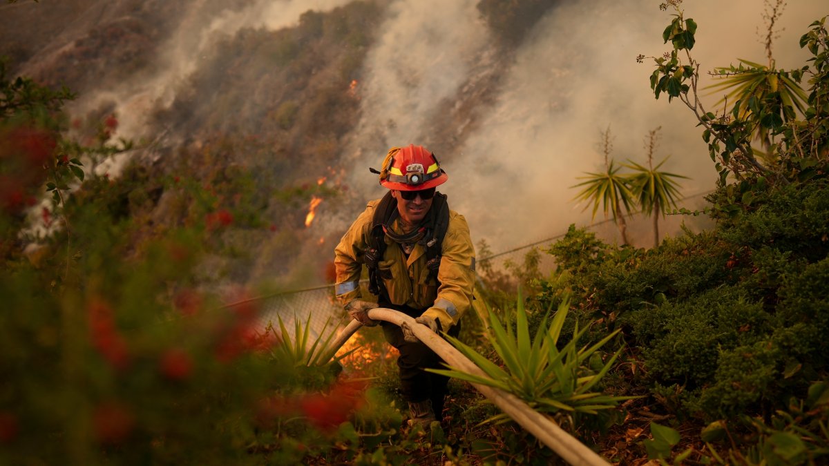 Gusty Winds Return as Death Toll Rises in LA Fires – NBC Los Angeles