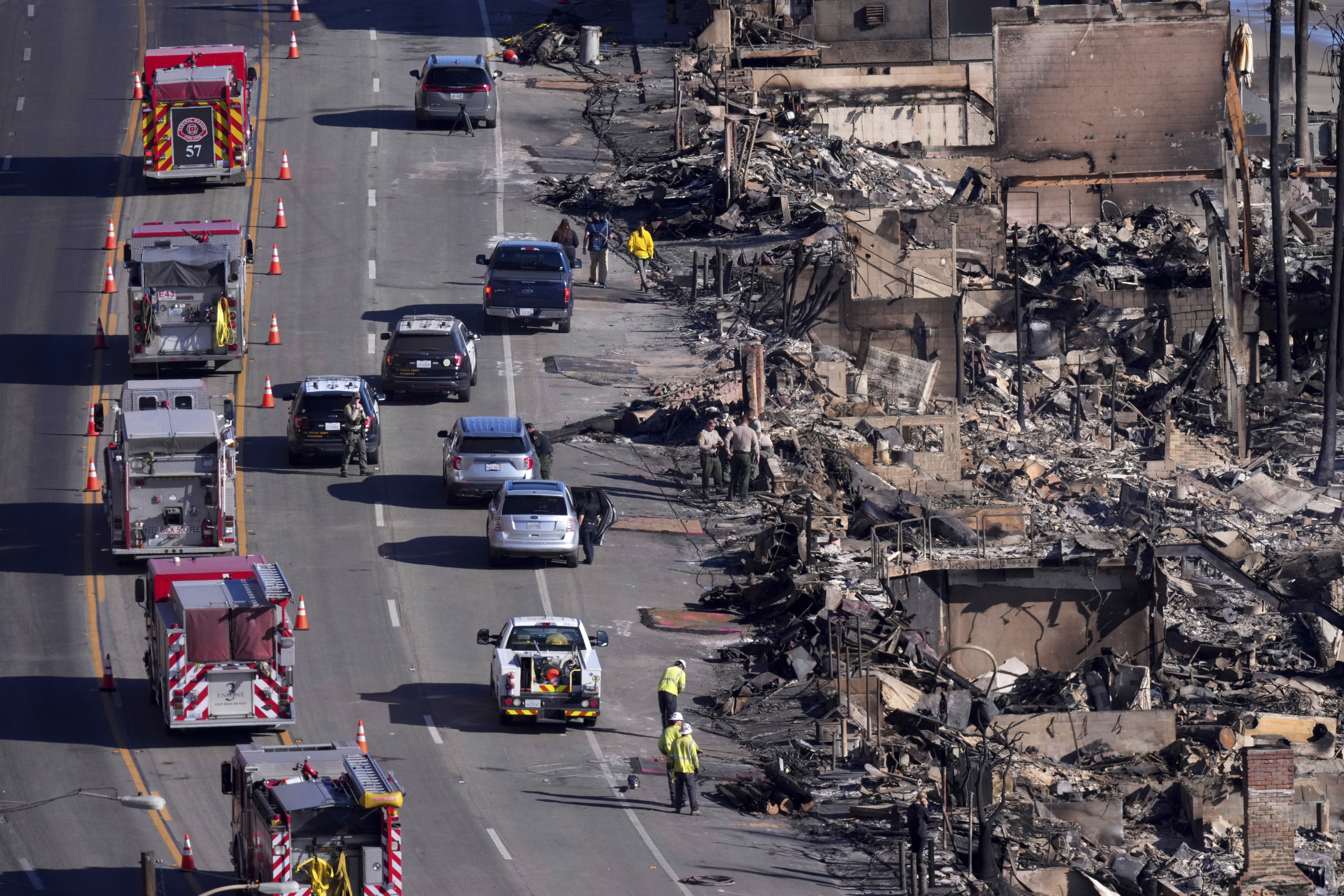 Maps show buildings destroyed and - AP25013018569849