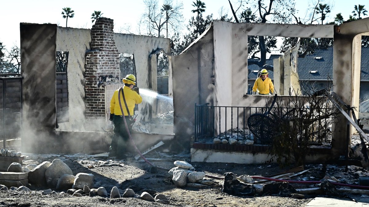 LA fire latest news, wind conditions, new arrests – NBC Los Angeles