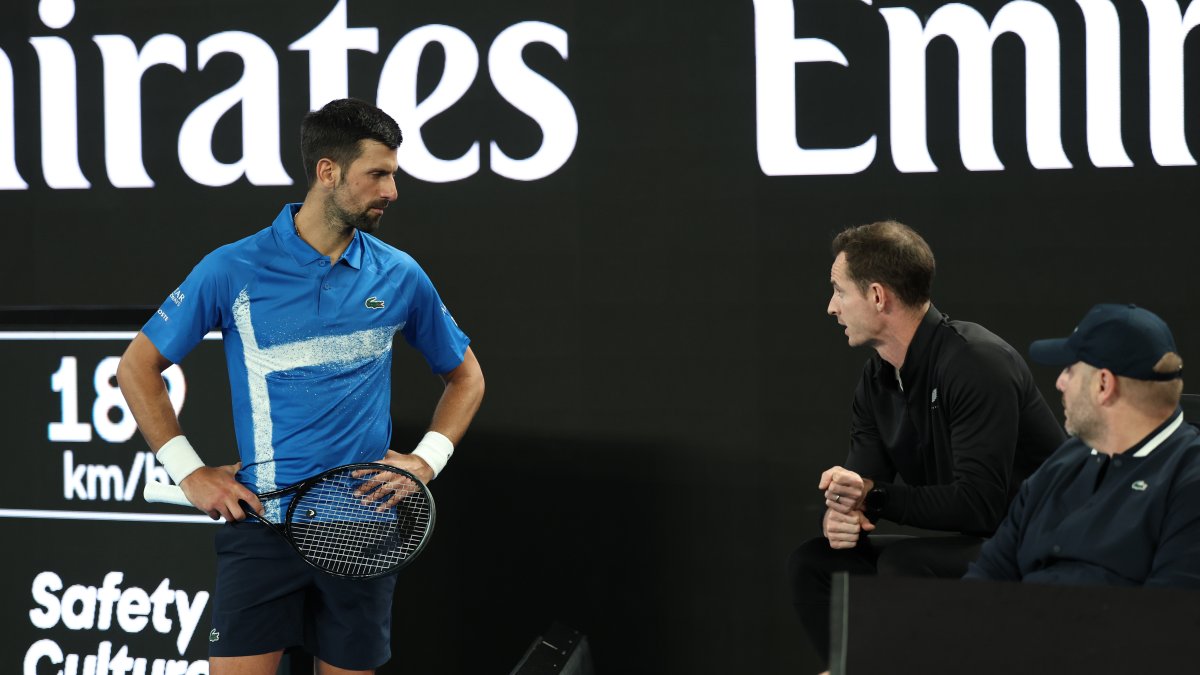 Djokovic Wins Australian Open Match with Murray