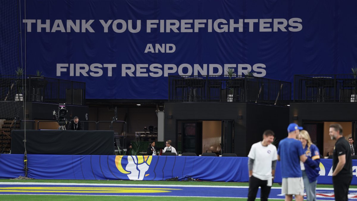 Andrew Whitworth Delivers Speech Before Rams Game