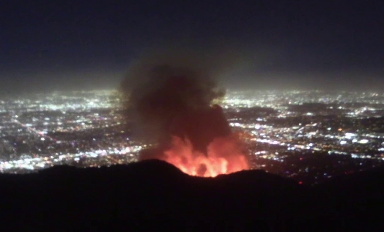 Brush fire burns in Eaton Canyon - Altadena Fire January 2025
