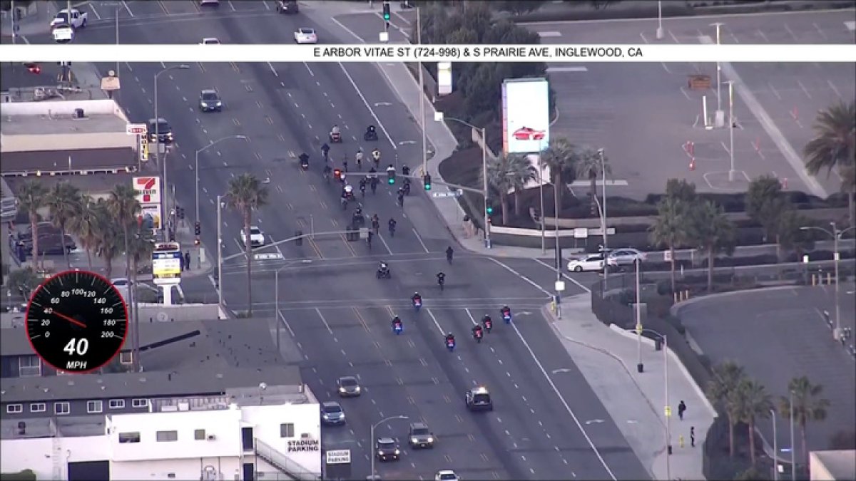 Watch: Officers chase dirt bikes on LA freeways and streets – NBC Los ...