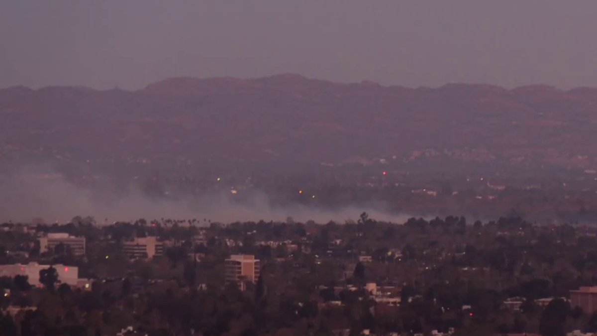 Woodley Fire burns in LA’s Sepulveda Basin area NBC Los Angeles