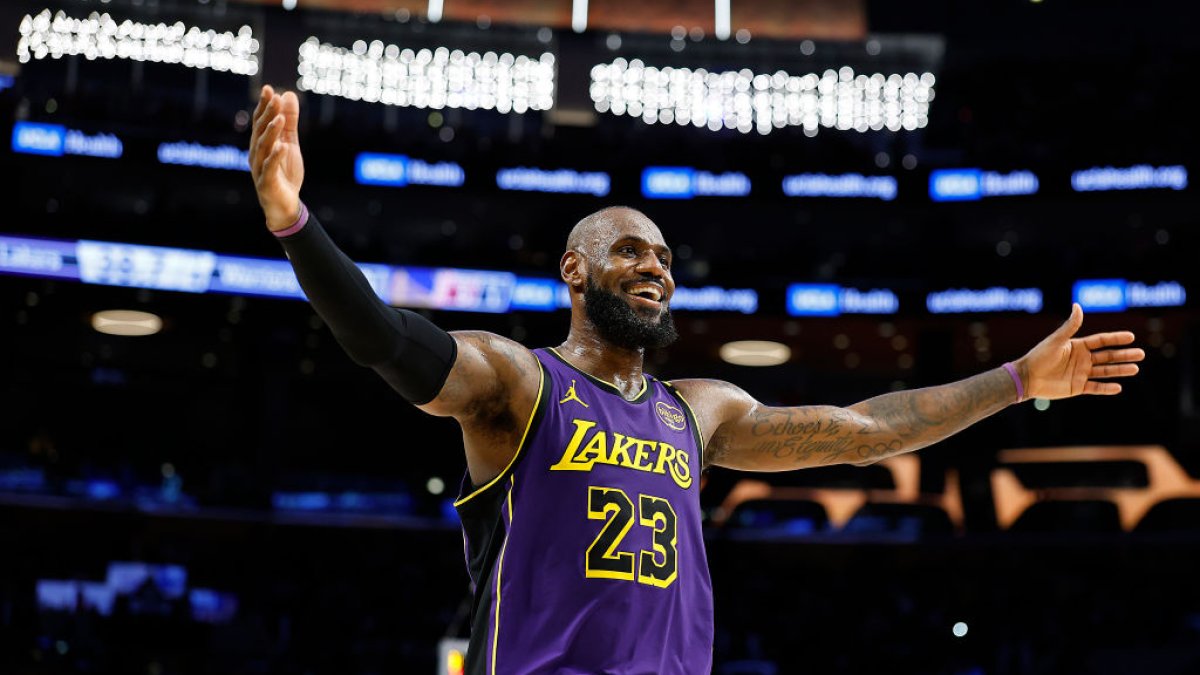 LeBron James Leads Lakers Past Warriors with 42 Points