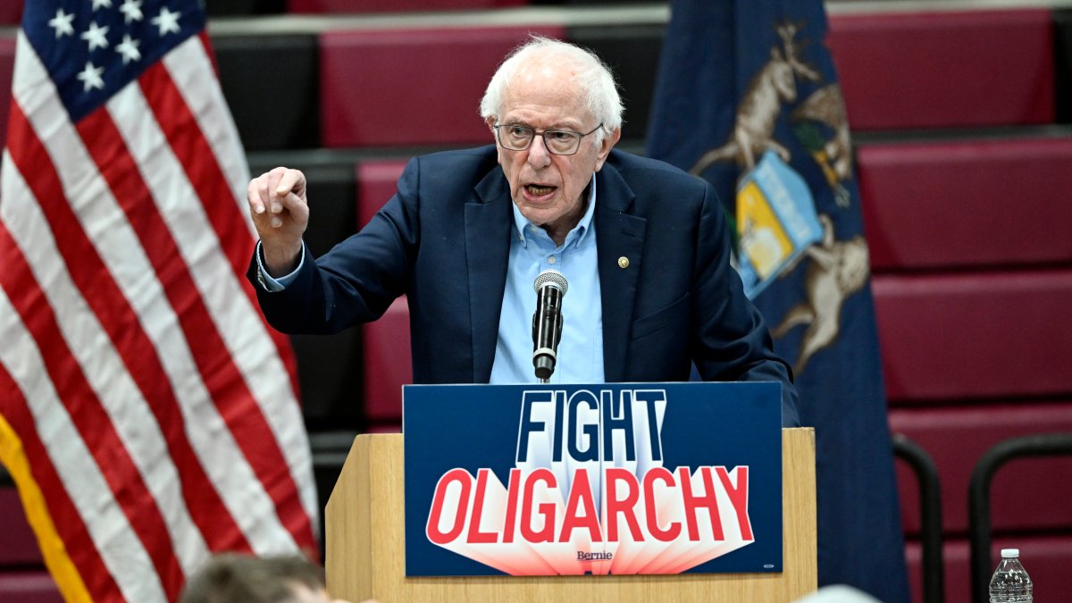 Bernie Sanders draws big crowds, leads anti-Trump resistance – NBC Los ...