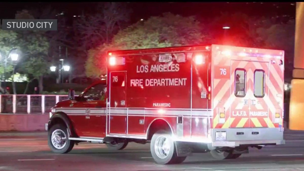 Search for attacker who stabbed man on Metro train in Studio City – NBC ...