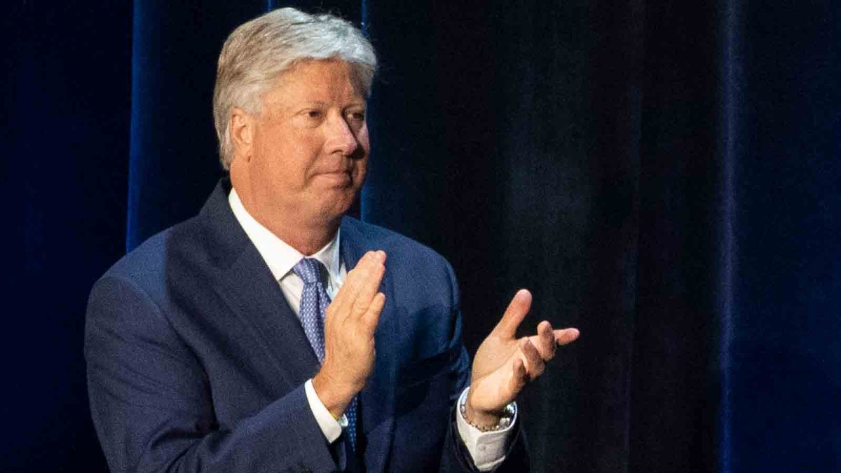 Texas megachurch founder Robert Morris indicted on charges of lewd acts with a child – NBC Los Angeles