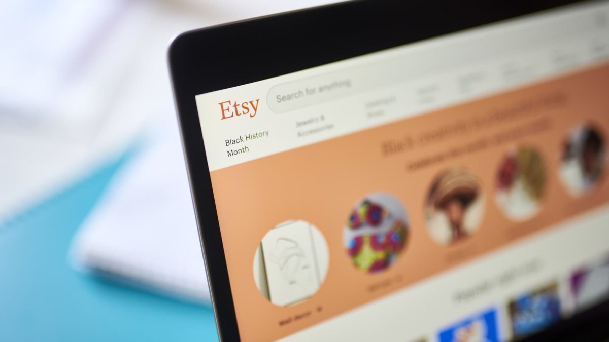 Etsy Beats Q1 Revenue, Sells Reverb Amid GMS Drop