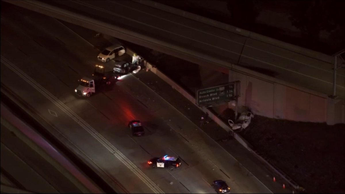 Northbound lanes of 5 Freeway in Anaheim shut down after deadly crash ...