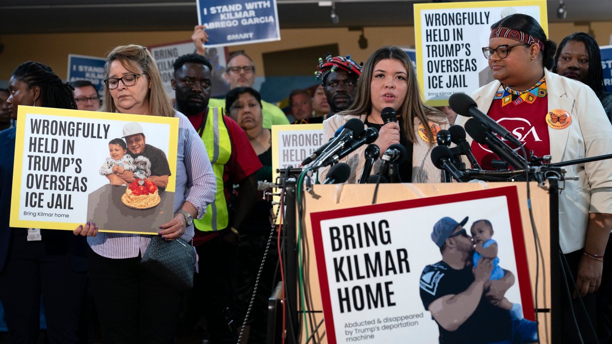 What to know as deadline looms for Trump administration to return man mistakenly deported to El Salvador 1