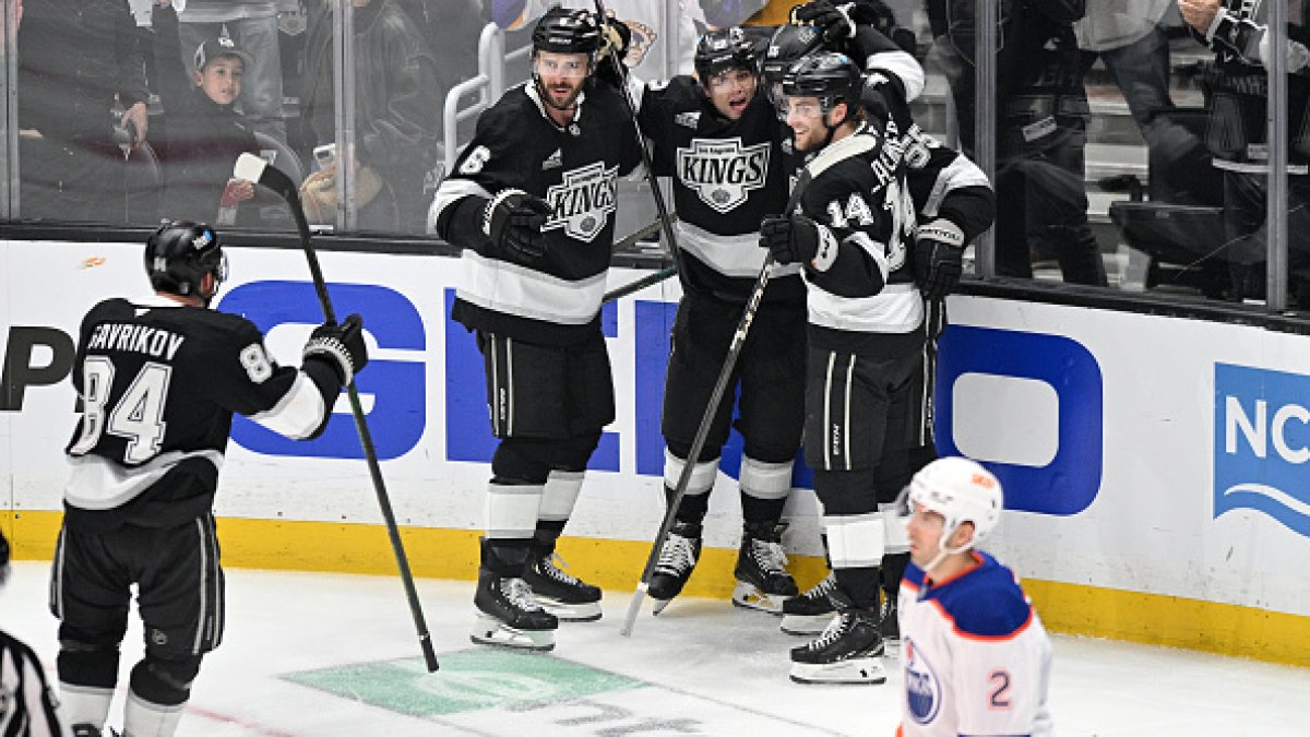 Kings Surge Past Oilers 6-2, Lead Series 2-0