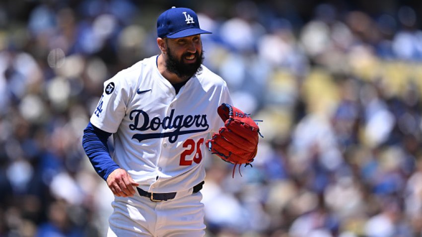 Dodgers defeat Marlins 12-7