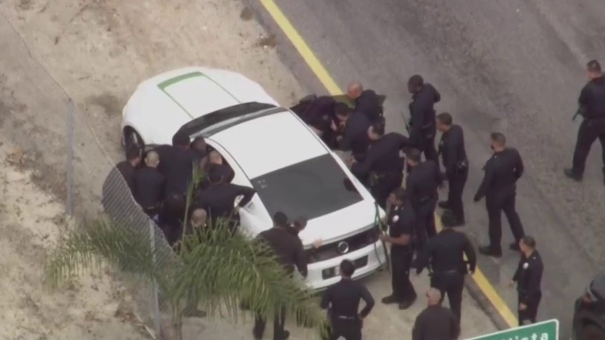 Ford Mustang driver arrested after West LA chase and standoff – NBC Los Angeles
