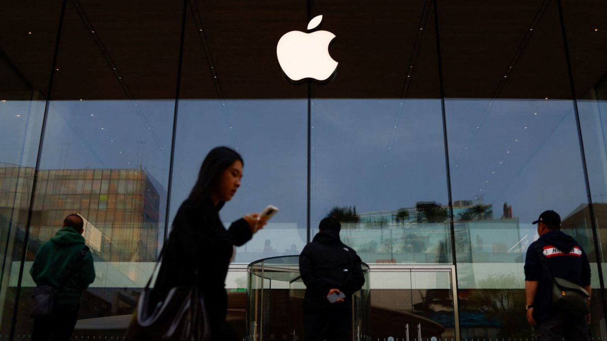 Apple iPhone Sales Grow 8% in China After Two Years