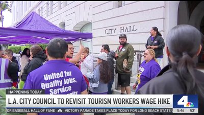 LA city council to revisit tourism workers wage hike