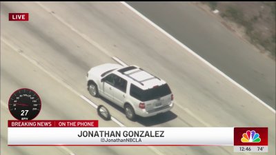 Watch: High-speed pursuit ends after suspect's tires give up